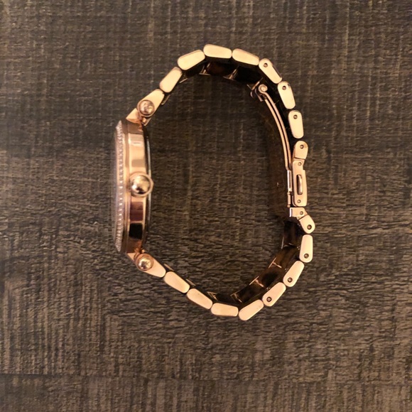 Michael Kors watch - Picture 2 of 2